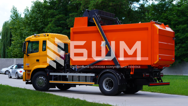 Сміттєвоз із заднім ручним завантаженням СБМ 403/4 на базі JAC N200